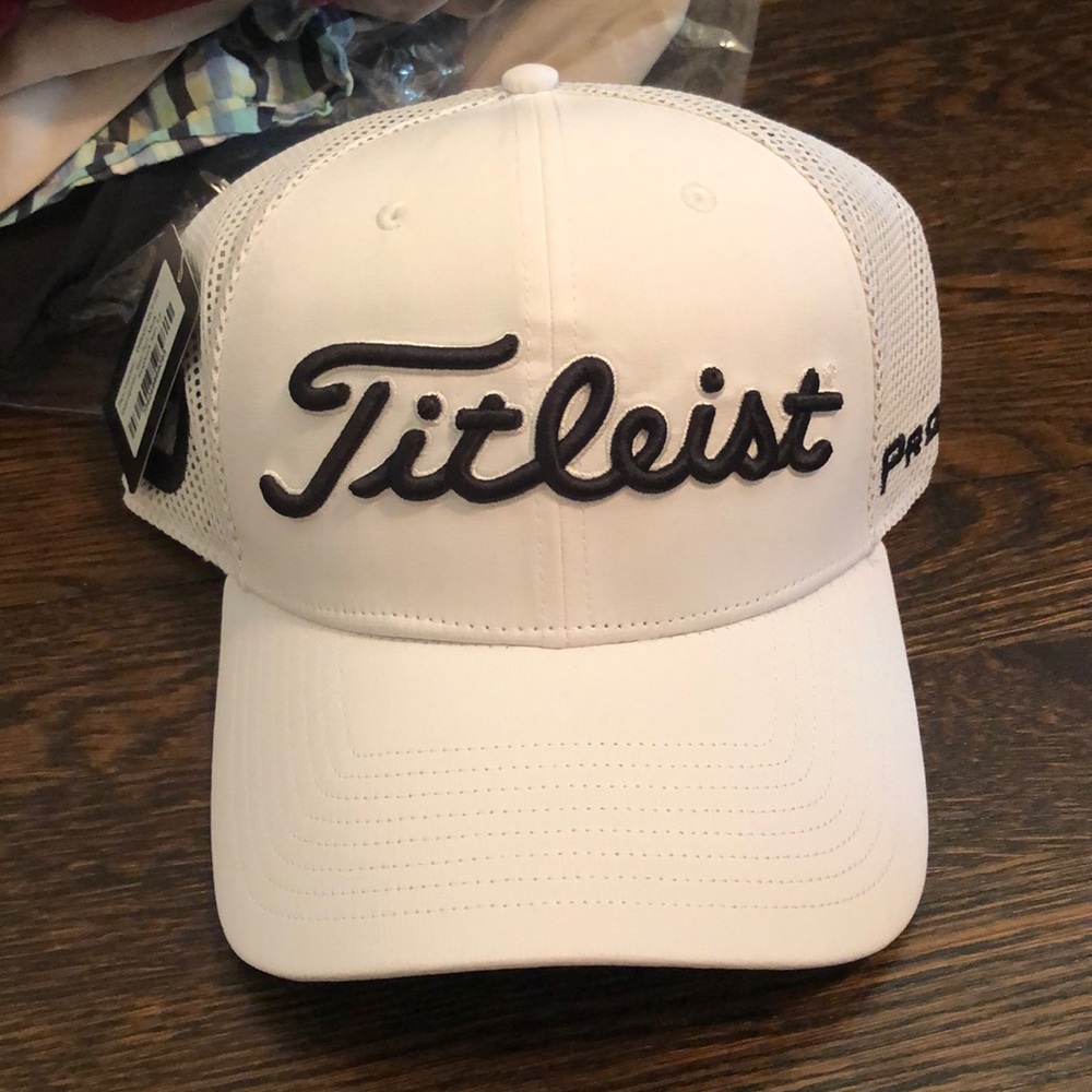 NWT Titleist Golf TOUR PERF. MESH SNAPBACK hat